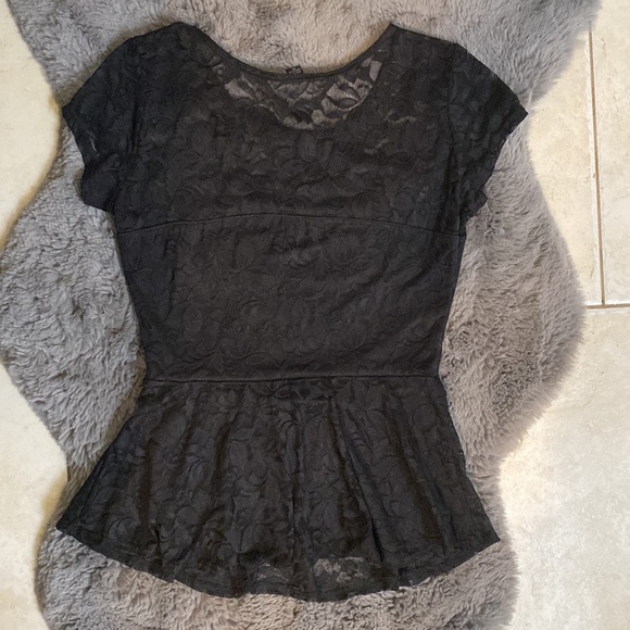 Guess peplum top - Picture 2 of 3